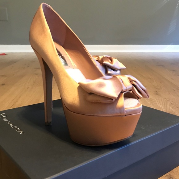 Brand new taupe H by Halston heels - Picture 3 of 4